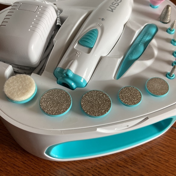 Kiss Nail Kit All pieces in kit. Used 1 pink file only. - Picture 8 of 8